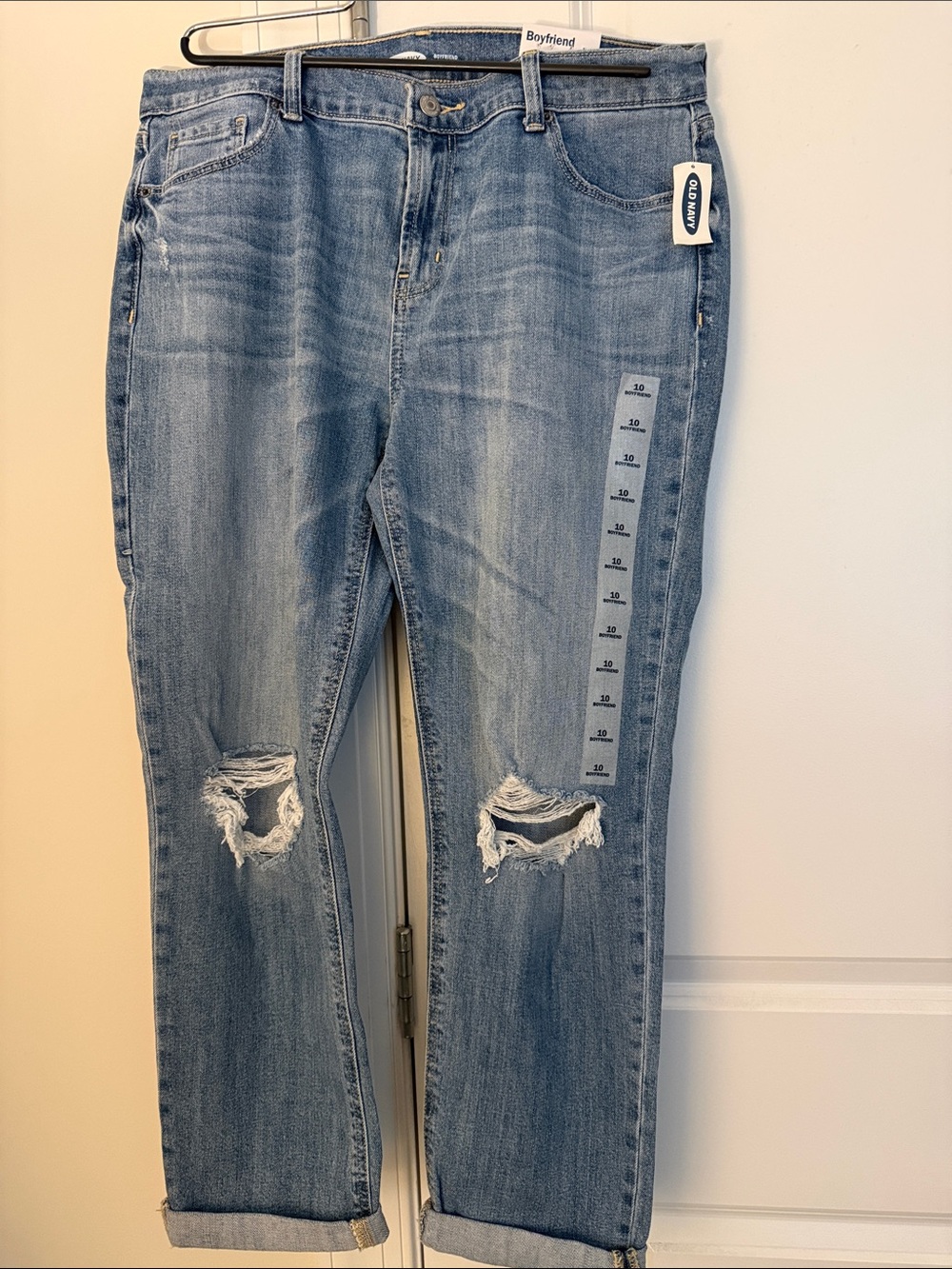 Old Navy Boyfriend Jeans in Light Blue Wash with Knee Distressing NWT